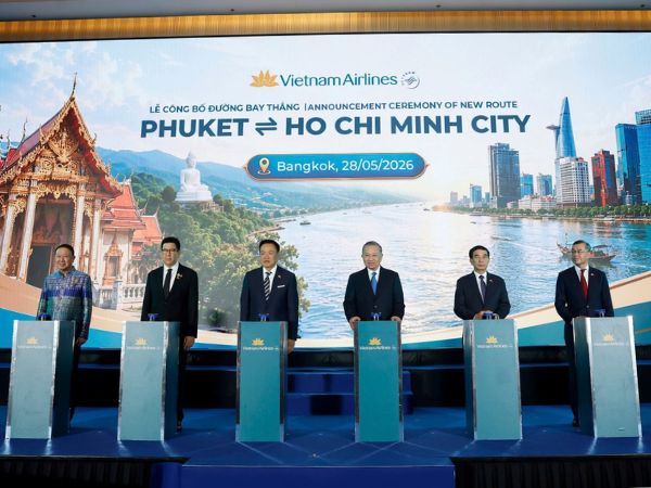 Vietnam Airlines khai trương đường bay Phuket TPHCM